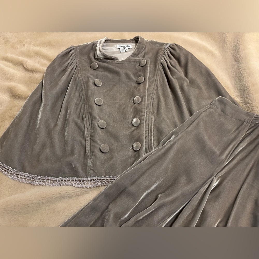 American Retro Paris pewter velvet capelet suit with trumpet skirt 38 and 42 - Picture 2 of 13